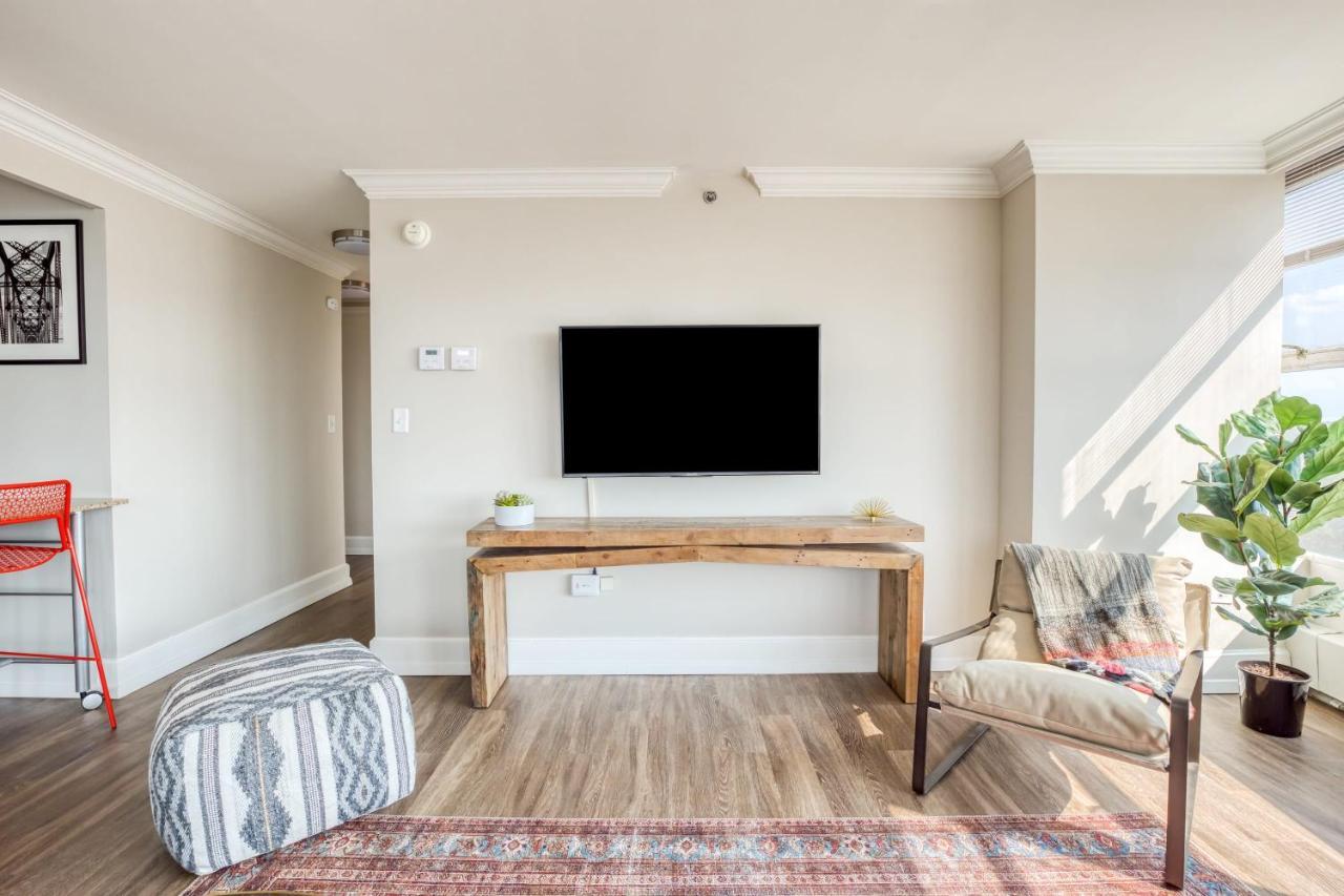 Cozysuites 800 Tower 1Br With Gym! 10 Луисвилл Экстерьер фото